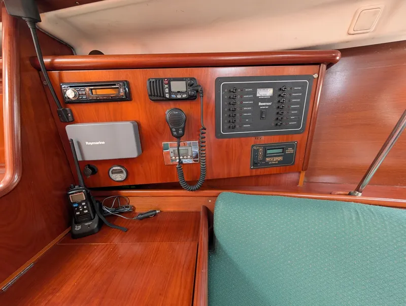 Slide: The Image of Beneteau 331 2003 - 6039704