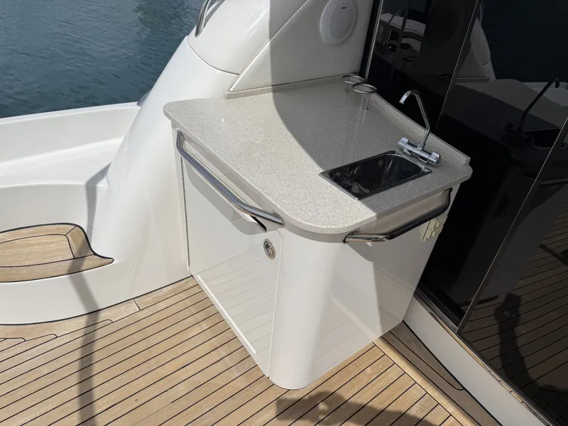 Slide: The Image of Sea Ray 60 Sundancer 2009 - 6187958