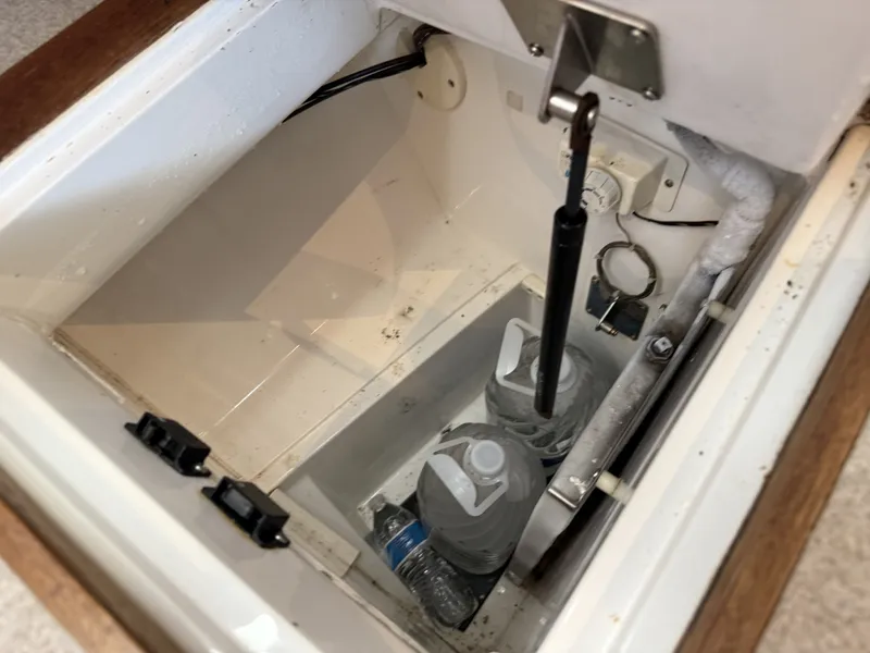 Slide: The Image of Hunter 40.5 Legend 1996 - 6046274