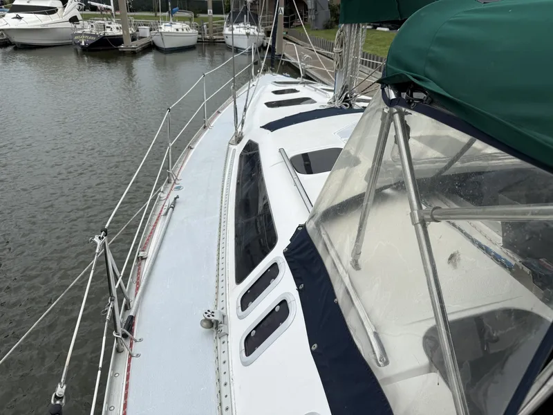 Slide: The Image of Hunter 40.5 Legend 1996 - 6046282