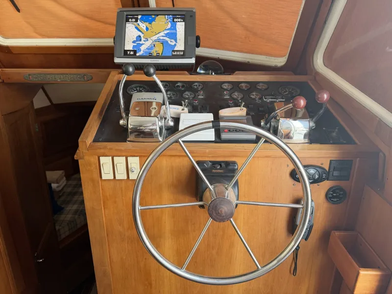 Slide: The Image of Sabreline 36 Fast Trawler 1997 - 6040089