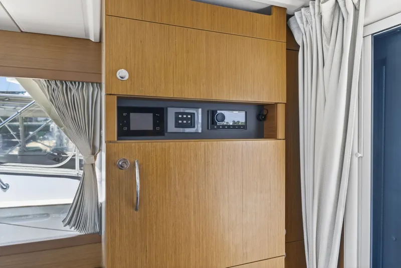 Slide: The Image of Beneteau Swift Trawler 41 Fly 2022 - 6223610