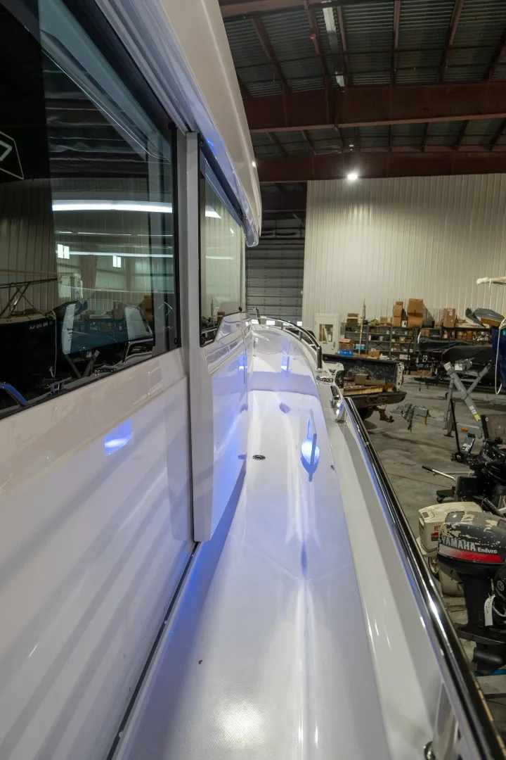 Slide: The Image of Axopar 37 2024 - 6040192