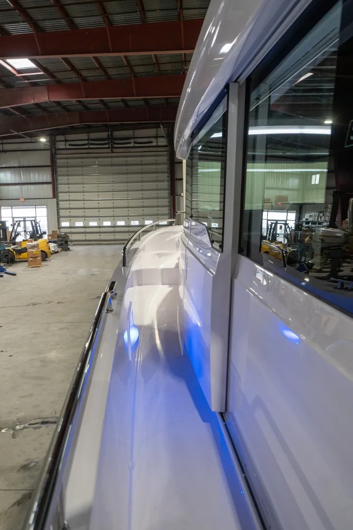 Slide: The Image of Axopar 37 2024 - 6040193