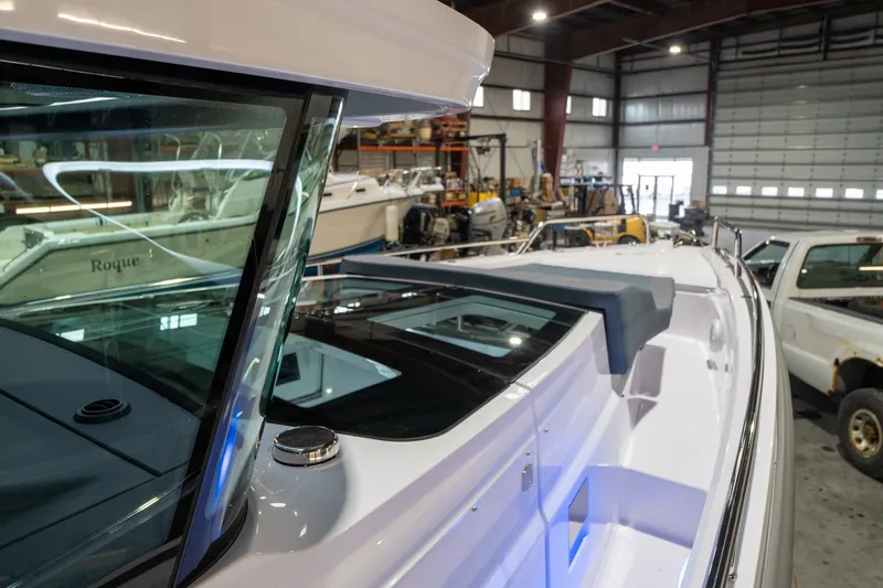 Slide: The Image of Axopar 37 2024 - 6040194