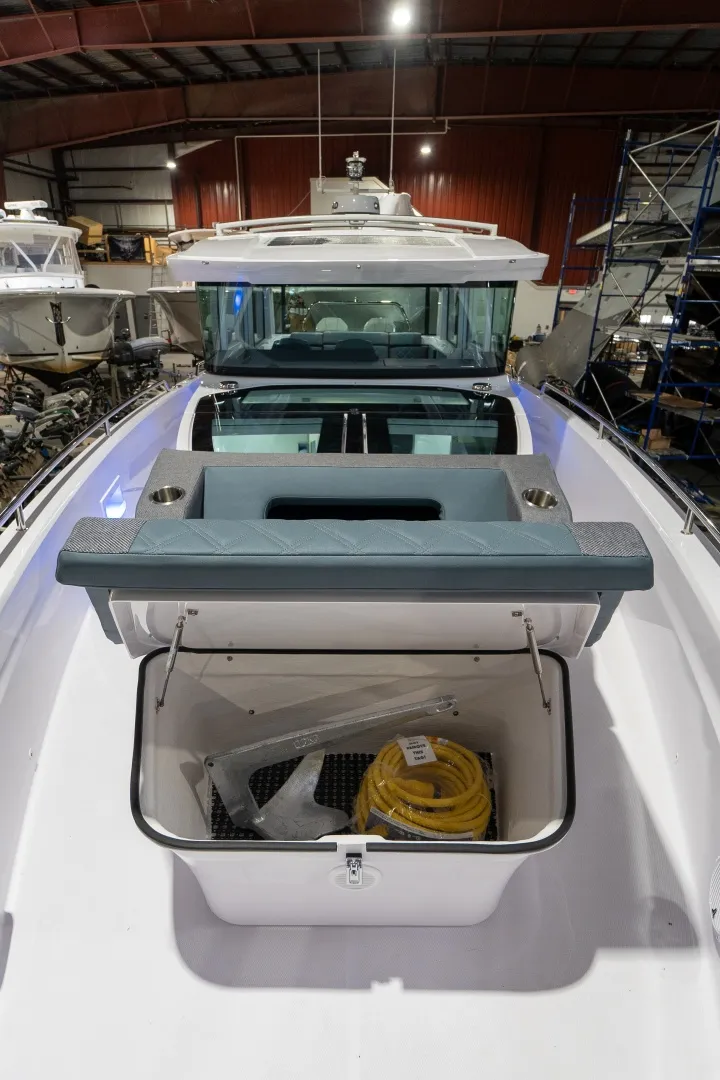 Slide: The Image of Axopar 37 2024 - 6040196