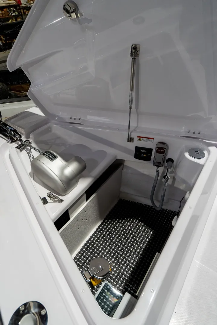 Slide: The Image of Axopar 37 2024 - 6040203