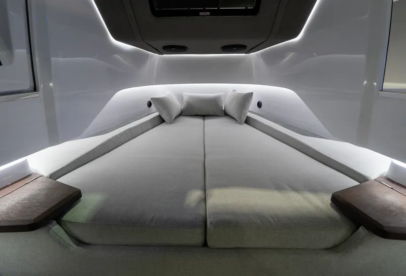 Slide: The Image of Axopar 37 2024 - 6040218