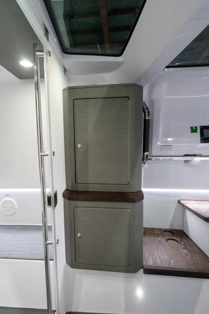 Slide: The Image of Axopar 37 2024 - 6040224