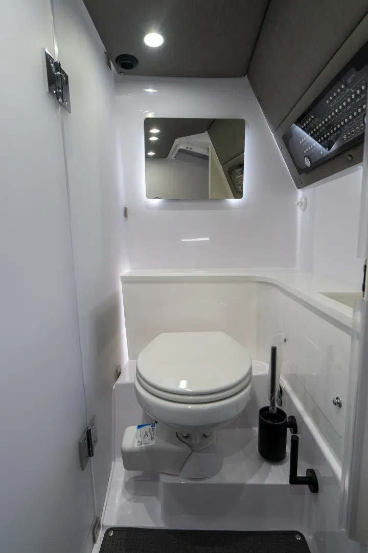 Slide: The Image of Axopar 37 2024 - 6040226