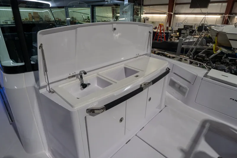 Slide: The Image of Axopar 37 2024 - 6040185