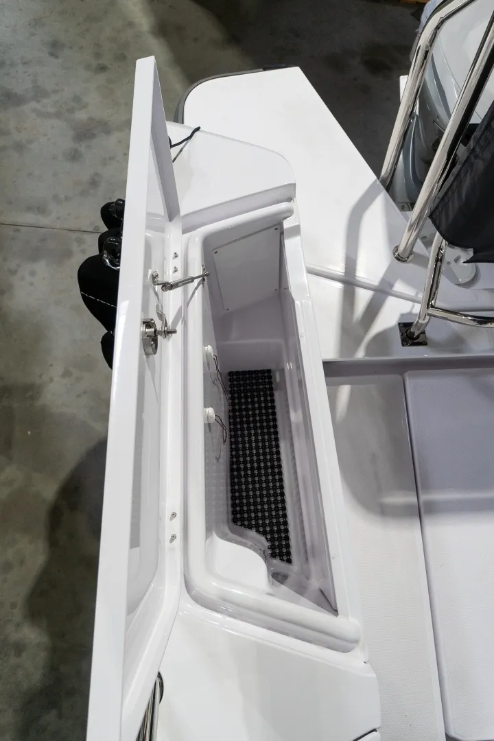 Slide: The Image of Axopar 37 2024 - 6040186