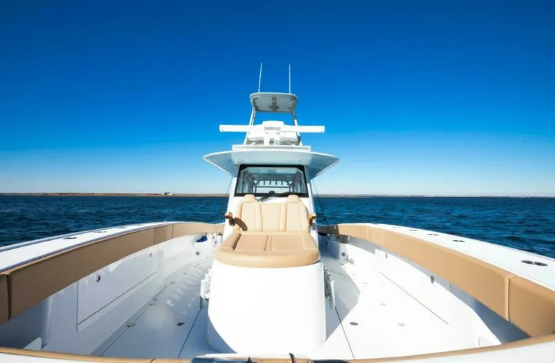 Slide: The Image of Forward Seating 2025 Freeman 43 Center Console - 7832171