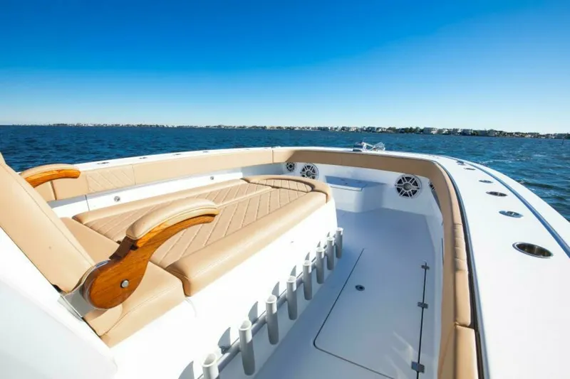 Slide: The Image of Forward Seating 2025 Freeman 43 Center Console - 7832172