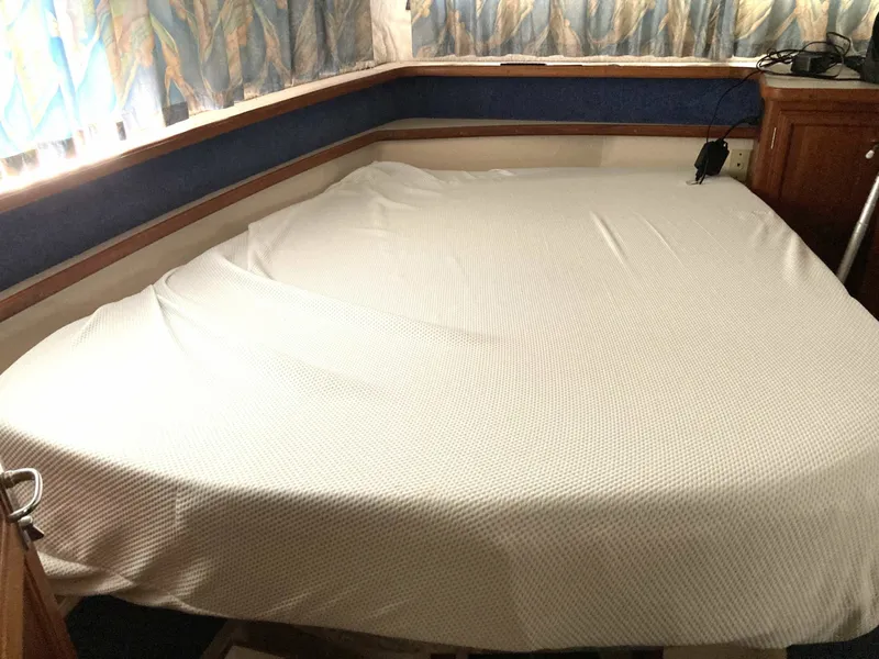 Slide: The Image of Carver Yachts 3807 1989 - 6040347