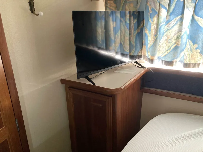 Slide: The Image of Carver Yachts 3807 1989 - 6042486