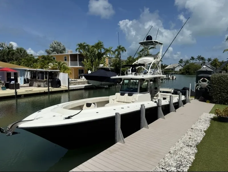 Slide: The Image of 2017 HCB 3900 Speciale Center Console Sportfisher - 6040433