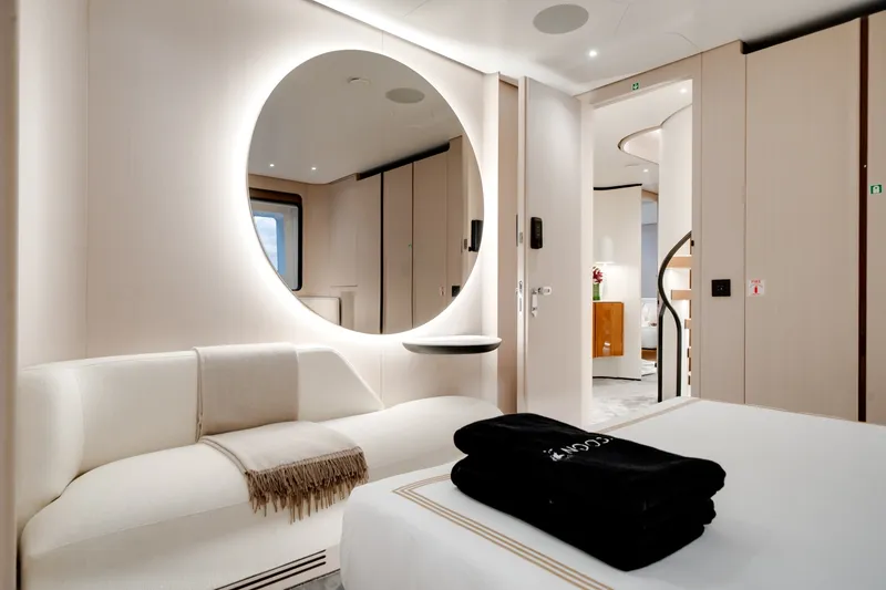 Slide: The Image of Azimut 36 Meter 2024 - 6040775