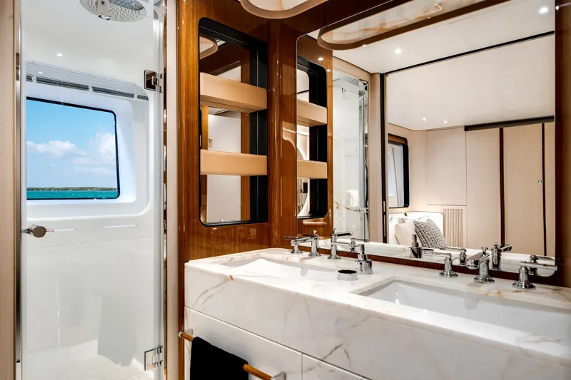 Slide: The Image of Azimut 36 Meter 2024 - 6040777