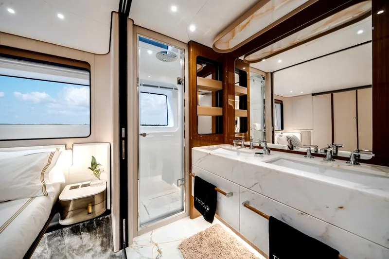 Slide: The Image of Azimut 36 Meter 2024 - 6040778