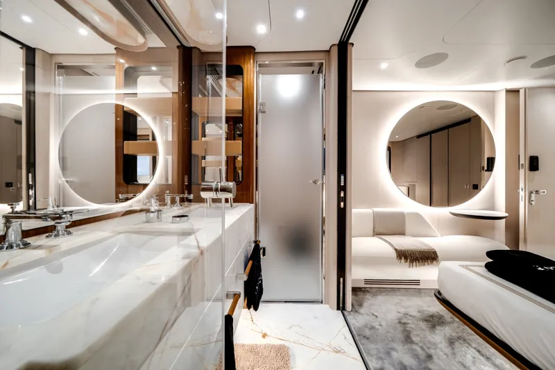 Slide: The Image of Azimut 36 Meter 2024 - 6040781