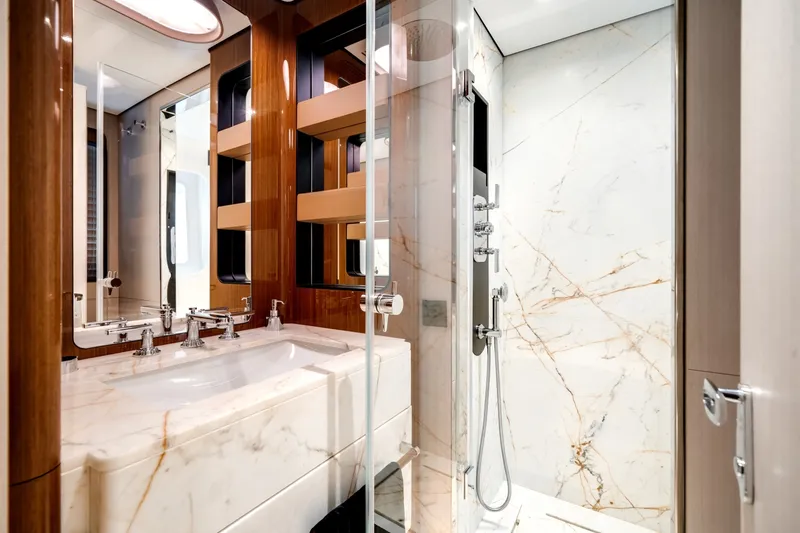 Slide: The Image of Azimut 36 Meter 2024 - 6040792