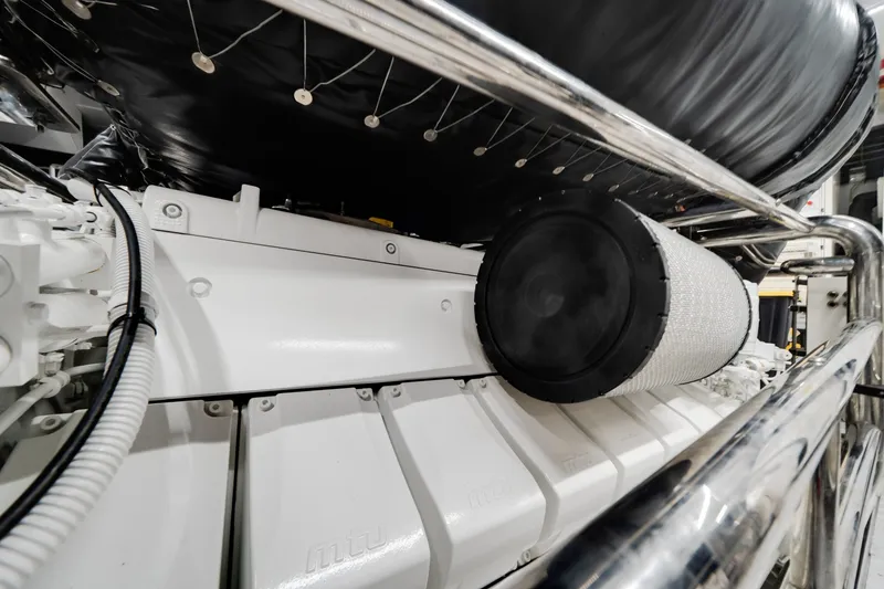 Slide: The Image of Azimut 36 Meter 2024 - 6040800