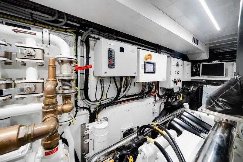 Slide: The Image of Azimut 36 Meter 2024 - 6040801