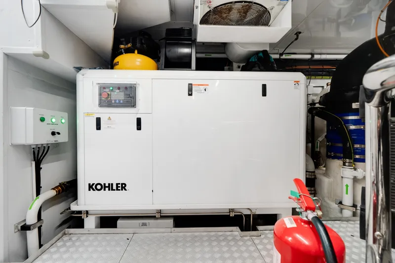 Slide: The Image of Azimut 36 Meter 2024 - 6040802