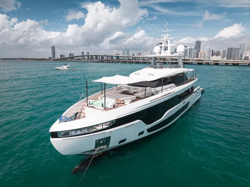 Slide: The Image of Azimut 36 Meter 2024 - 6040677