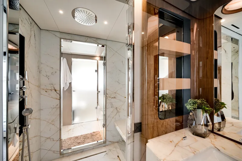 Slide: The Image of Azimut 36 Meter 2024 - 6040765