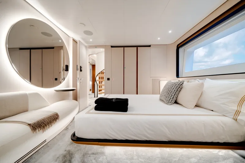 Slide: The Image of Azimut 36 Meter 2024 - 6040774