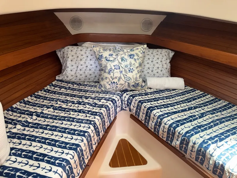 Slide: The Image of Mainship 34 2002 - 6042547