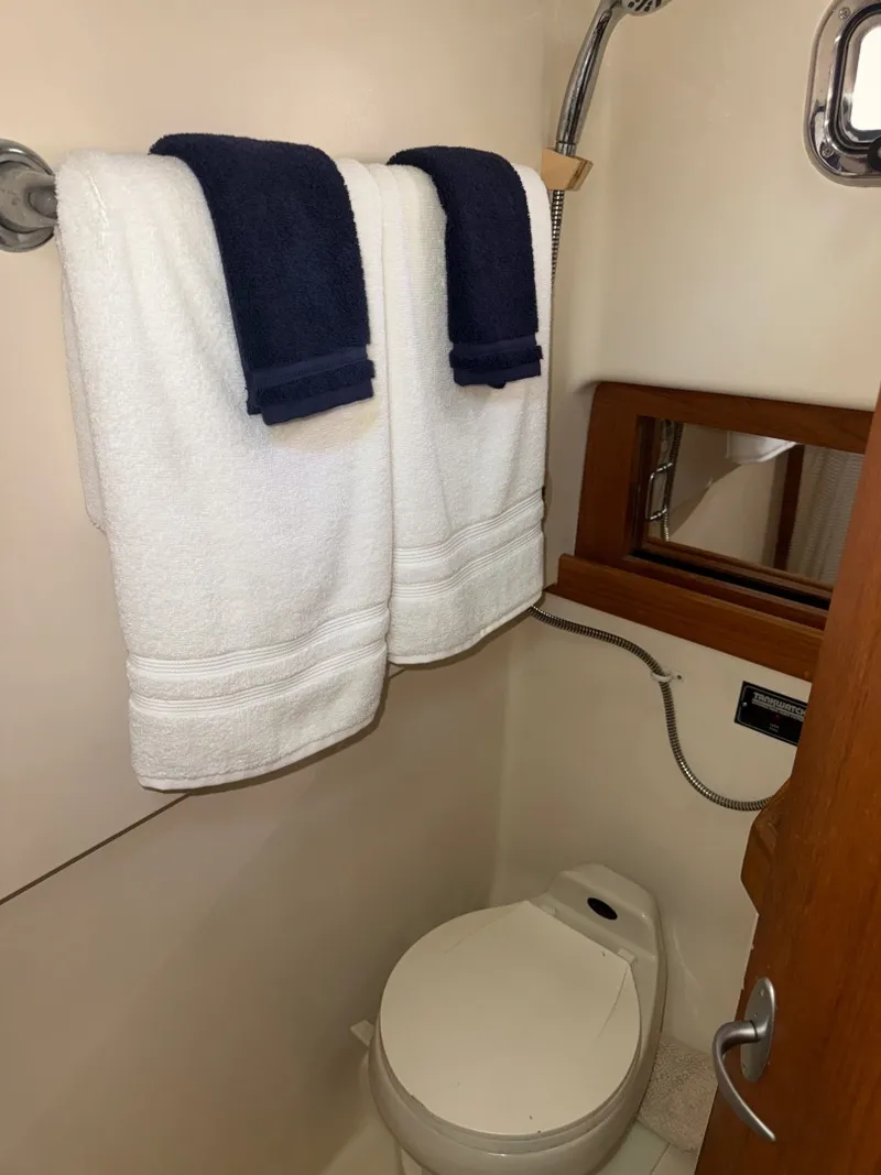 Slide: The Image of Mainship 34 2002 - 6042552