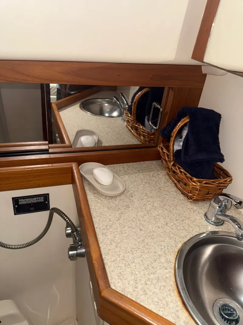 Slide: The Image of Mainship 34 2002 - 6042553