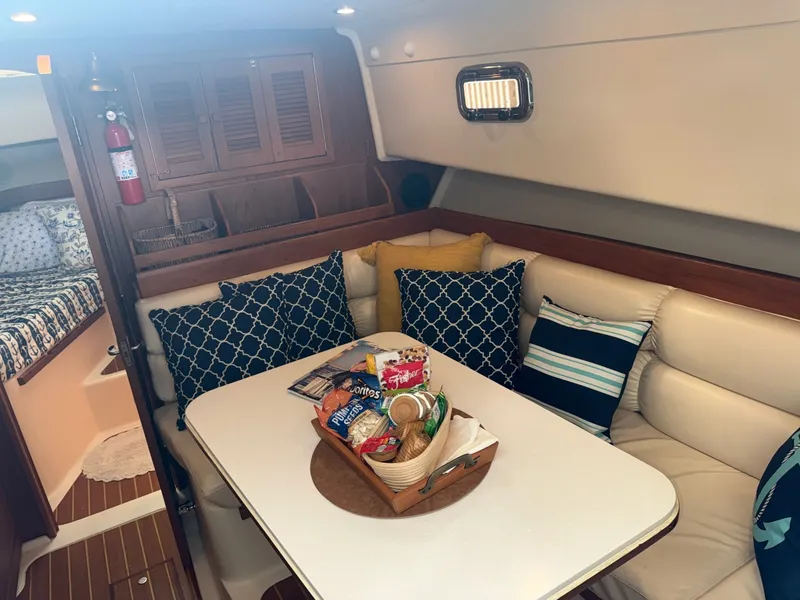 Slide: The Image of Mainship 34 2002 - 6042554