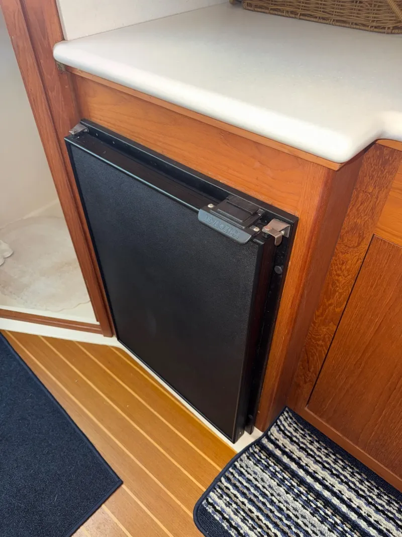 Slide: The Image of Mainship 34 2002 - 6042556