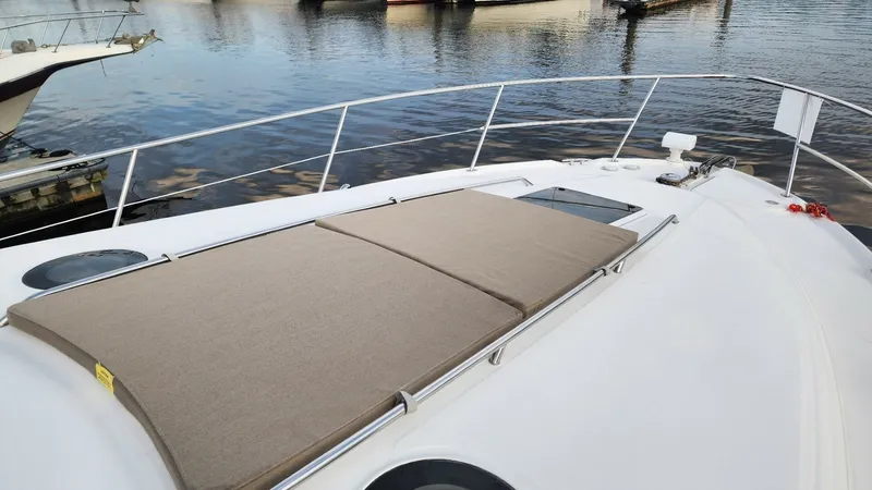 Slide: The Image of Sea Ray 360 Sundancer 2006 - 6041072