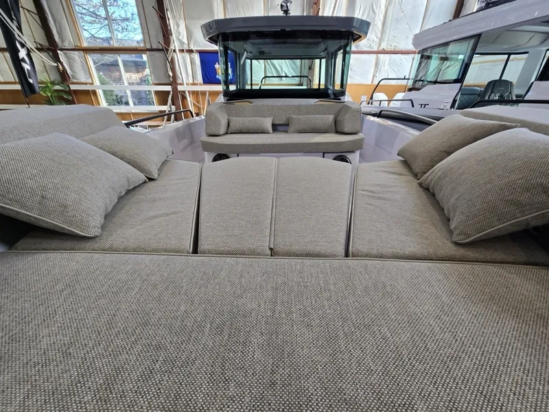 Slide: The Image of Axopar Cross Cabin 2026 - 6041280