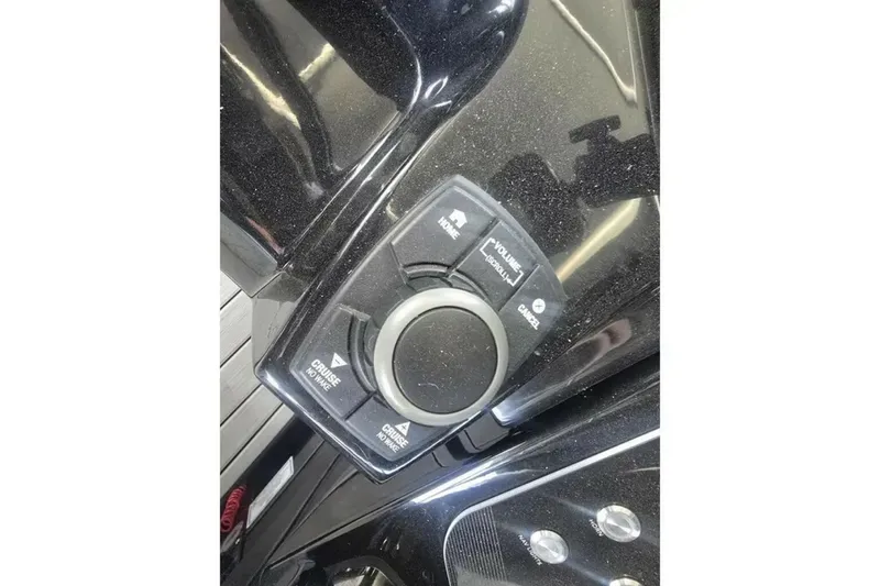 Slide: The Image of Yamaha 275SD 2025 - 6054534