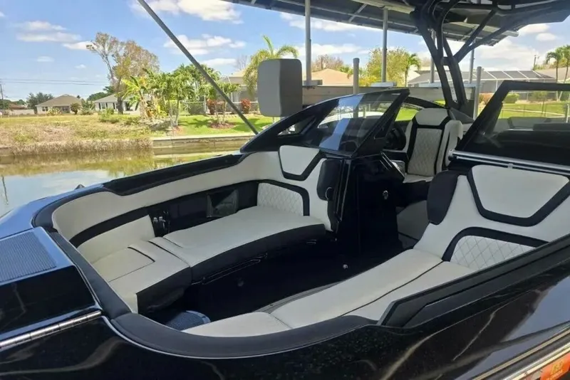 Slide: The Image of Yamaha 275SD 2025 - 6054524