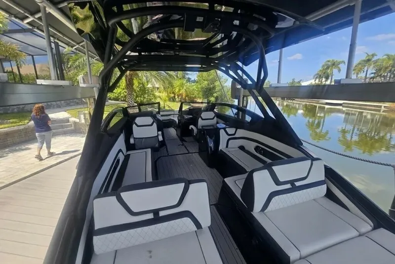 Slide: The Image of Yamaha 275SD 2025 - 6054527