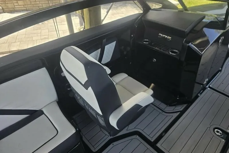 Slide: The Image of Yamaha 275SD 2025 - 6054529