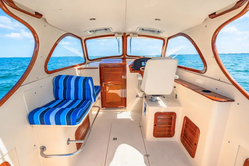 Slide: The Image of 1998 36 Hinckley Picnic Boat Cockpit - 6041645