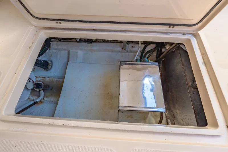 Slide: The Image of 1998 36 Hinckley Picnic Boat - 6041679