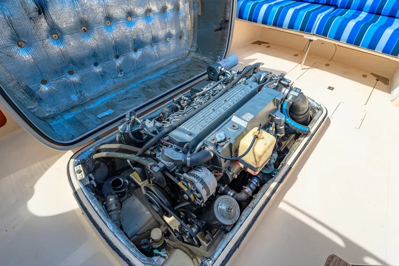 Slide: The Image of 1998 36 Hinckley Picnic Boat Engine - 6041680