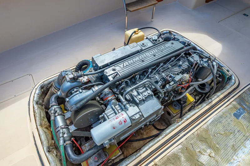 Slide: The Image of 1998 36 Hinckley Picnic Boat Engine - 6041681