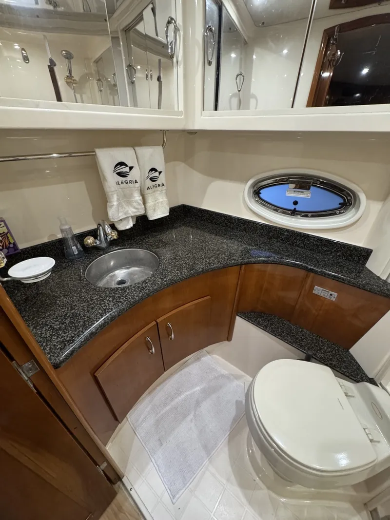 Slide: The Image of Carver Yachts 466 Motor Yacht 2004 - 6041557