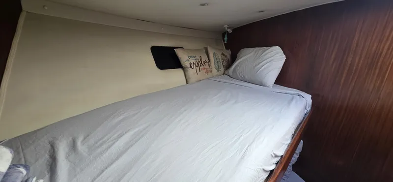 Slide: The Image of Hatteras 52 Convertible 1989 - 6041913