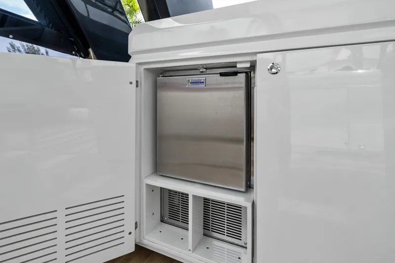 Slide: The Image of Ferretti 860 2023 - 6044825